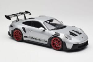 Porsche 911 992 GT3 RS Stříbrný & Červená Kola Minichamps 1:18 153062241 Kov – obrázek 4 z 6