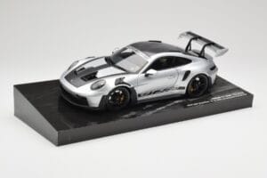 Porsche 911 992 GT3 RS Stříbrný Weissach Package Minichamps 1:18 110062020 Kov – obrázek 2 z 8