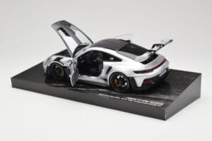 Porsche 911 992 GT3 RS Stříbrný Weissach Package Minichamps 1:18 110062020 Kov – obrázek 5 z 8