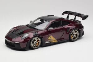 Porsche 911 992 GT3 RS Ultraviolet & Stříbrná Kola Minichamps 1:18 110062029 Kov