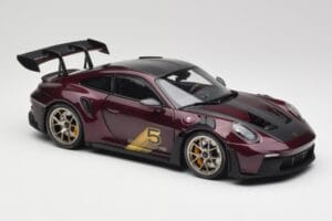 Porsche 911 992 GT3 RS Ultraviolet & Stříbrná Kola Minichamps 1:18 110062029 Kov – obrázek 6 z 8