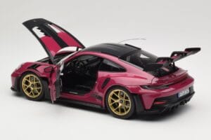 Porsche 911 992 GT3 RS Weissach Package Ruby Star Norev 1:18 187370 Kov – obrázek 5 z 8