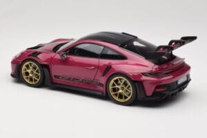 Porsche 911 992 GT3 RS Weissach Package Ruby Star Norev 1:18 187370 Kov – obrázek 7 z 8