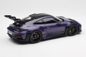 Porsche 911 992 GT3 RS Weissach Package Ultraviolet Norev 1:18 187368 Kov – obrázek 3 z 8