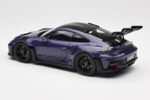 Porsche 911 992 GT3 RS Weissach Package Ultraviolet Norev 1:18 187368 Kov – obrázek 7 z 8