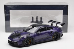 Porsche 911 992 GT3 RS Weissach Package Ultraviolet Norev 1:18 187368 Kov – obrázek 8 z 8