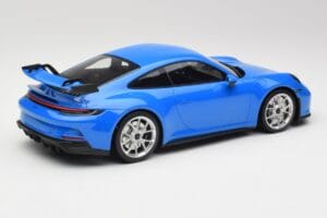 Porsche 911 992 GT3 Shark Modrý & Stříbrná Kola Minichamps 1:18 143069015 Pryskyřice – obrázek 2 z 6