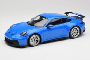 Porsche 911 992 GT3 Shark Modrý & Stříbrná Kola Minichamps 1:18 143069015 Pryskyřice