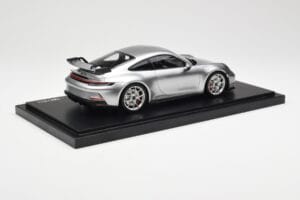 Porsche 911 992 GT3 Stříbrný Minichamps 1:18 WAP0211510M004 Pryskyřice – obrázek 2 z 7