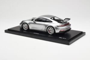 Porsche 911 992 GT3 Stříbrný Minichamps 1:18 WAP0211510M004 Pryskyřice – obrázek 5 z 7