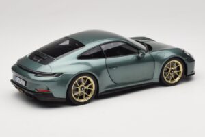Porsche 911 992 GT3 Touring Package Malachite Green Metallic Norev 1:18 187382 Kov – obrázek 3 z 8