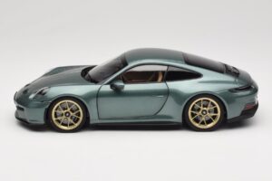 Porsche 911 992 GT3 Touring Package Malachite Green Metallic Norev 1:18 187382 Kov – obrázek 4 z 8