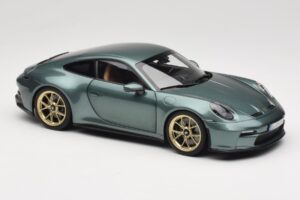 Porsche 911 992 GT3 Touring Package Malachite Green Metallic Norev 1:18 187382 Kov – obrázek 6 z 8