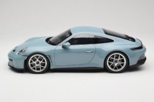 Porsche 911 992 S/T Meisenblau Norev 1:12 127550 Kov – obrázek 3 z 6