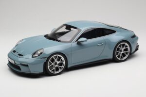 Porsche 911 992 S/T Meisenblau Norev 1:12 127550 Kov