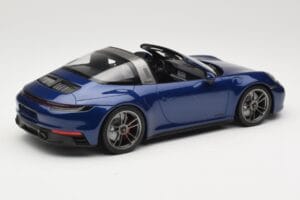 Porsche 911 992 Targa 4 GTS Blue Metallic Minichamps 1:18 155061060 Kov – obrázek 2 z 6