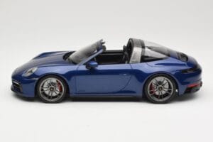 Porsche 911 992 Targa 4 GTS Blue Metallic Minichamps 1:18 155061060 Kov – obrázek 3 z 6
