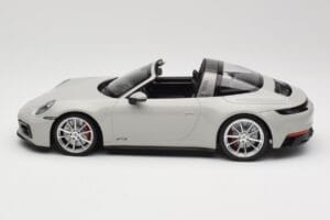 Porsche 911 992 Targa 4 GTS Šedý Minichamps 1:18 155061064 Kov – obrázek 3 z 6