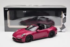 Porsche 911 992 Targa 4 GTS Rubystar Minichamps 1:18 155061066 Kov – obrázek 6 z 6
