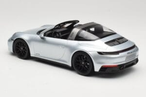 Porsche 911 992 Targa 4 GTS Stříbrný Minichamps 1:18 155061061 Kov – obrázek 5 z 6