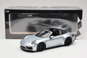 Porsche 911 992 Targa 4 GTS Stříbrný Minichamps 1:18 155061061 Kov – obrázek 6 z 6
