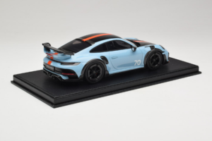 Porsche 911 992 TechArt GTstreet R Gulf Blue TechArt 1:18 REMC010 Pryskyřice – obrázek 3 z 6