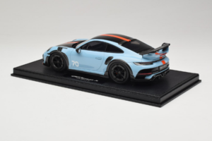 Porsche 911 992 TechArt GTstreet R Gulf Blue TechArt 1:18 REMC010 Pryskyřice – obrázek 5 z 6