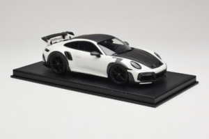 Porsche 911 992 TechArt GTstreet R Bílý S Černými Koly TechArt 1:18 REMC013 Pryskyřice – obrázek 4 z 6