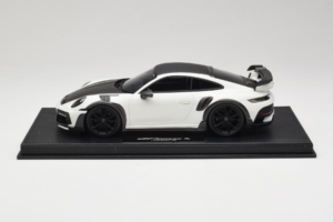 Porsche 911 992 TechArt GTstreet R Bílý S Černými Koly TechArt 1:18 REMC013 Pryskyřice