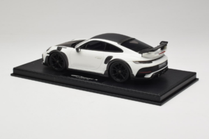 Porsche 911 992 TechArt GTstreet R Bílý S Černými Koly TechArt 1:18 REMC013 Pryskyřice – obrázek 5 z 6