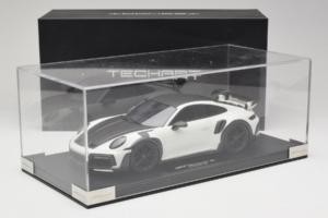 Porsche 911 992 TechArt GTstreet R Bílý S Černými Koly TechArt 1:18 REMC013 Pryskyřice – obrázek 6 z 6