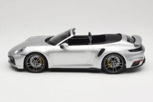 Porsche 911 992 Turbo S Kabriolet Stříbrný Minichamps 1:18 155069082 Kov – obrázek 3 z 6