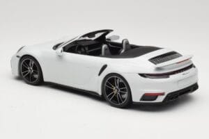 Porsche 911 992 Turbo S Kabriolet White Metallic Minichamps 1:18 155069080 Kov – obrázek 5 z 6