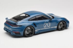 Porsche 911 992 Turbo S Sport Design Package Gentian Blue Metallic Minichamps 1:18 155069170 Kov – obrázek 2 z 6
