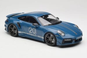Porsche 911 992 Turbo S Sport Design Package Gentian Blue Metallic Minichamps 1:18 155069170 Kov – obrázek 4 z 6