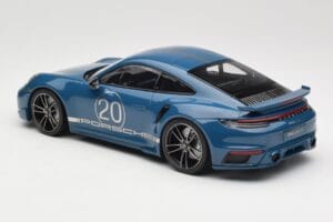 Porsche 911 992 Turbo S Sport Design Package Gentian Blue Metallic Minichamps 1:18 155069170 Kov – obrázek 5 z 6
