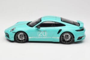Porsche 911 992 Turbo S Sport Design Package Racing Green Minichamps 1:18 155069175 Kov – obrázek 3 z 6