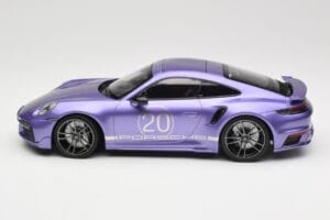 Porsche 911 992 Turbo S Sport Design Package Viola Metallic Minichamps 1:18 155069174 Kov – obrázek 3 z 6