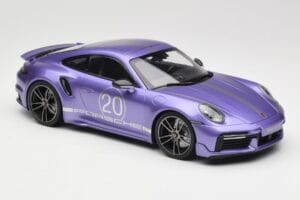 Porsche 911 992 Turbo S Sport Design Package Viola Metallic Minichamps 1:18 155069174 Kov – obrázek 4 z 6