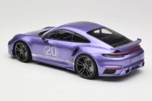 Porsche 911 992 Turbo S Sport Design Package Viola Metallic Minichamps 1:18 155069174 Kov – obrázek 5 z 6