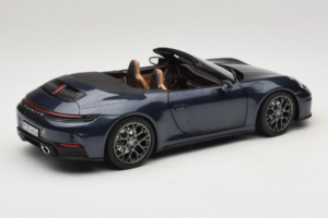 Porsche 911 992.2 Carrera Kabriolet Yachting Blue Norev 1:18 187180 Kov – obrázek 3 z 8