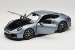 Porsche 911 992.2 Carrera Polar Silver Metallic Norev 1:18 187170 Kov – obrázek 2 z 8