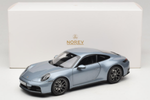 Porsche 911 992.2 Carrera Polar Silver Metallic Norev 1:18 187170 Kov – obrázek 8 z 8