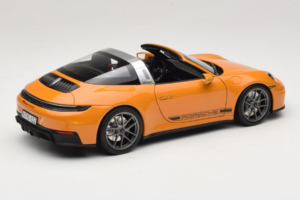 Porsche 911 992.2 Targa 4 GTS Bahama Yellow Norev 1:18 187190 Kov – obrázek 4 z 10