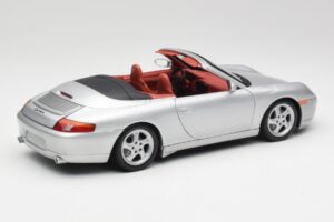 Porsche 911 996 Kabriolet Stříbrný Gate 1:18 1052 Kov – obrázek 3 z 8