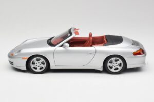 Porsche 911 996 Kabriolet Stříbrný Gate 1:18 1052 Kov – obrázek 4 z 8
