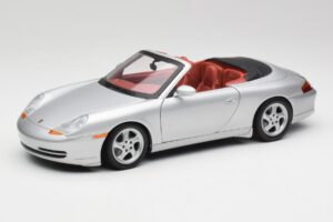 Porsche 911 996 Kabriolet Stříbrný Gate 1:18 1052 Kov