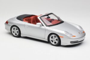 Porsche 911 996 Kabriolet Stříbrný Gate 1:18 1052 Kov – obrázek 6 z 8