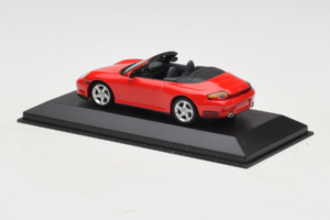Porsche 911 996 Carrera 4S Kabriolet Červený Minichamps 1:43 400062831 Kov – obrázek 3 z 4