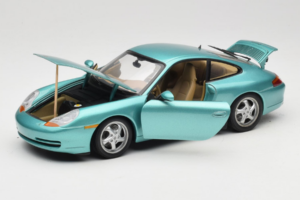 Porsche 911 996 Green Metallic UT Models 1:18 27901 Kov – obrázek 2 z 8